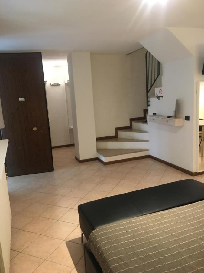 Apartamento Don Abbondio Verona Exterior foto